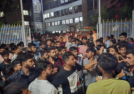 মামলা নিতে ঘুষ দাবি, লাশ নিয়ে থানা ঘেরাওয়ের পর এসআই প্রত্যাহার